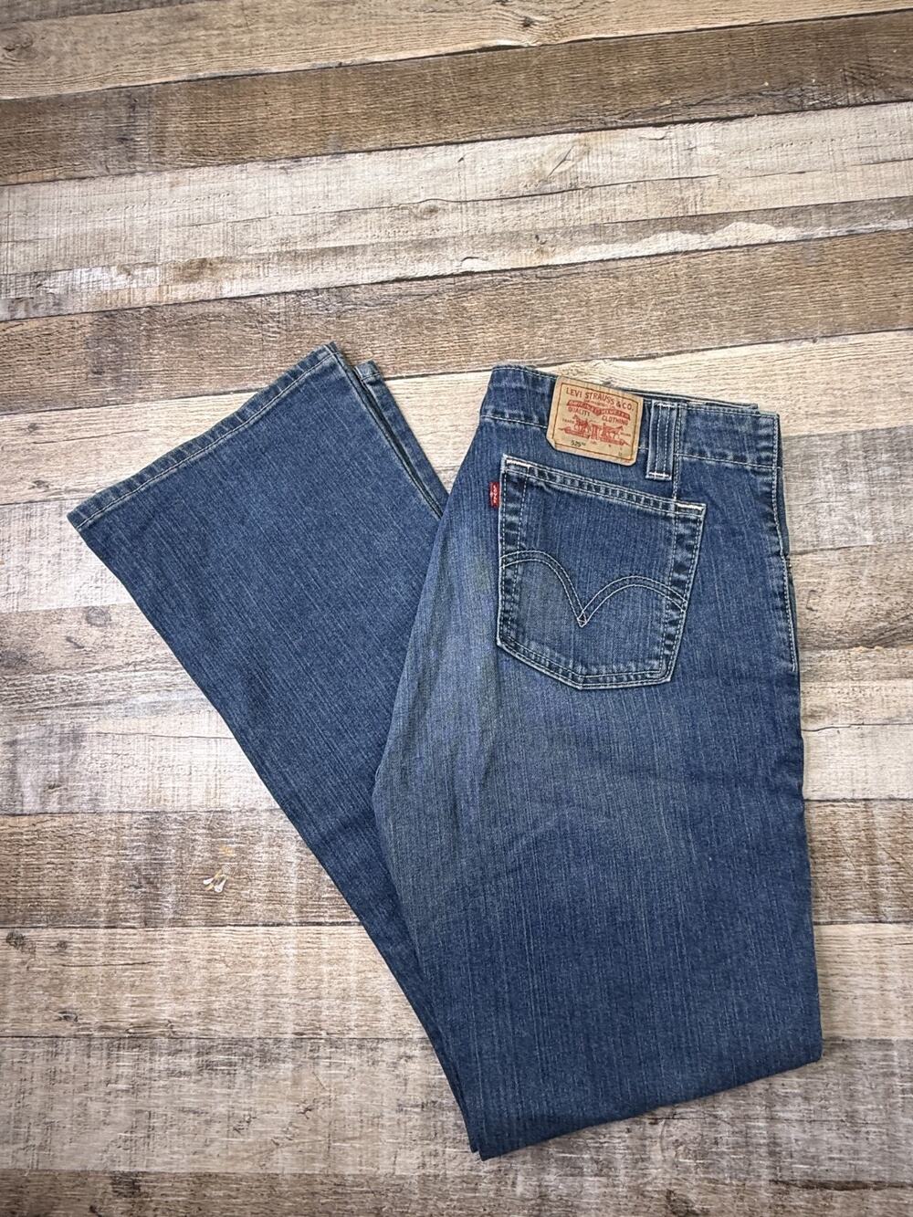 Y2K Levi's 525 Jeans Womens Size 12 M Blue Denim Low Boot Cut Stretch Dark Wash